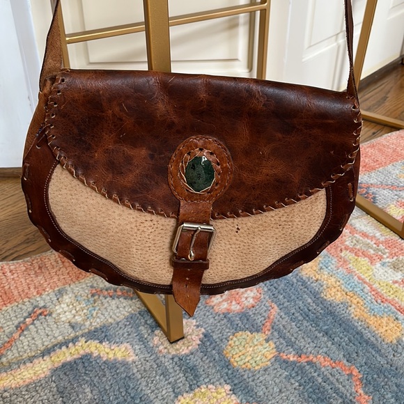 Handmade Guatemalan Leather Bag with Stone - Picture 2 of 7